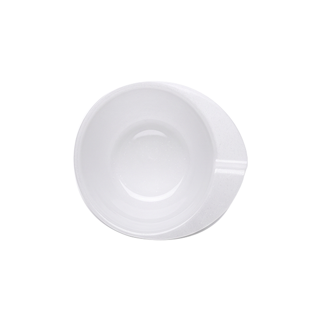 Ergonomic White Melamine Mixing Bowl with Integrated Thumb Handle and Pour Spout